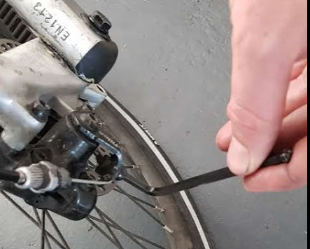 How to replace the ball socket of a STRIDA folding bike?